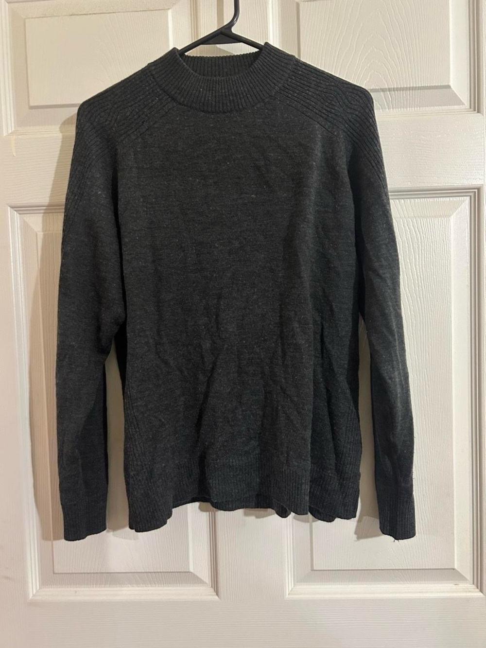 Wilke-Rodriguez Men's Gray Crew Neck Pullover Sweater Wool Acrylic Knit M